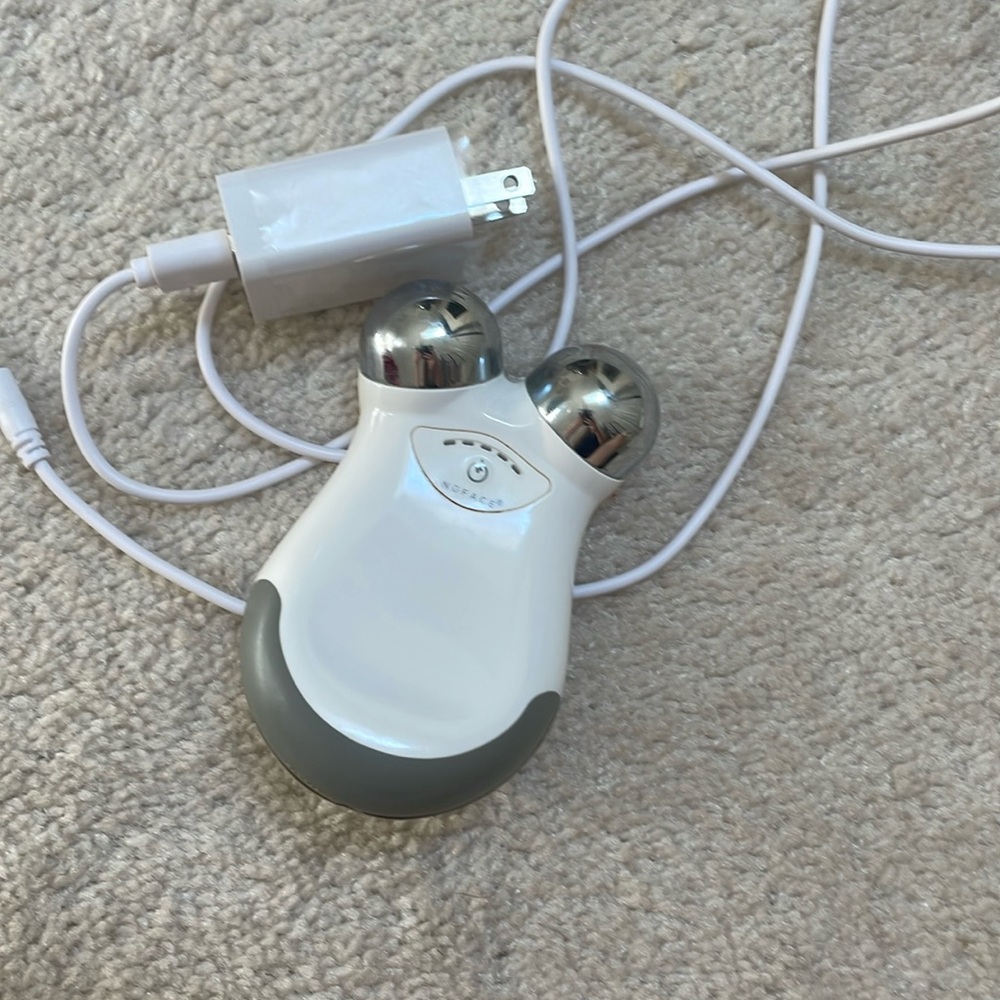 Nuface Mini Microcurrent Device - image 2